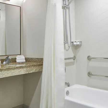 Fairfield Inn & Suites By Marriott Albany Airport Exterior photo