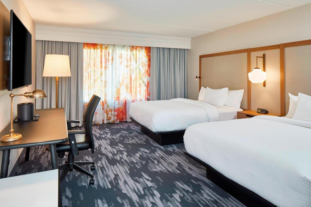 Hotel Fairfield & By Marriott Airport
