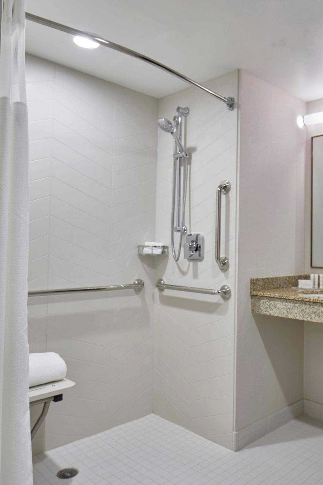 Fairfield & By Marriott Airport Hotel